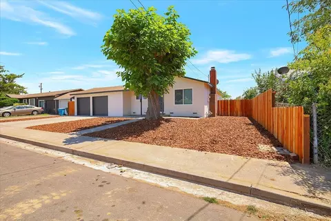 1908 Georgina Dr, Olivehurst, CA 95961 photo 3