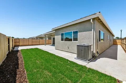 945 Norman Rd, Galt, CA 95632 photo 8