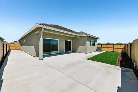945 Norman Rd, Galt, CA 95632 photo 2