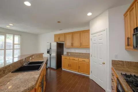 657 Mt Rushmore Dr, Newman, CA 95360 photo 17