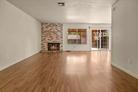 Living - 735 Scarlett Pl, Tracy, CA 95376 photo 3 of 6