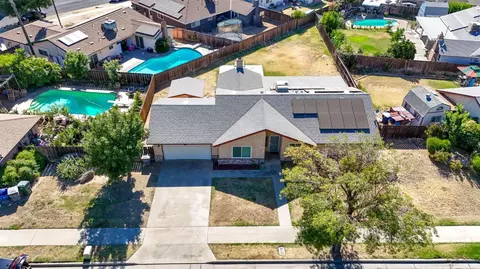 View/Area - 620 N Granada Dr, Madera, CA 93637 photo 2 of 13