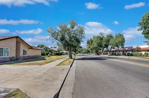 View/Area - 620 N Granada Dr, Madera, CA 93637 photo 1 of 13