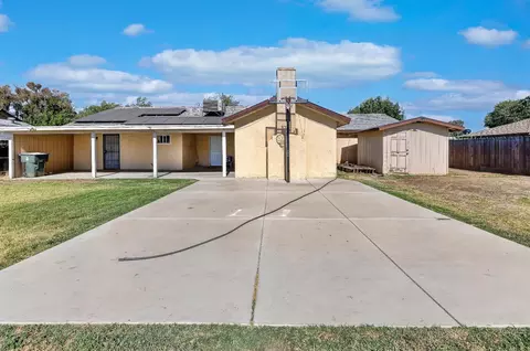 Exterior - 620 N Granada Dr, Madera, CA 93637 photo 2 of 7