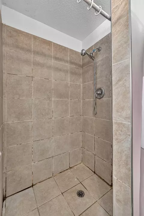 Bath - 620 N Granada Dr, Madera, CA 93637 photo 6 of 8