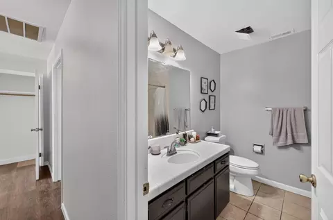 Bath - 620 N Granada Dr, Madera, CA 93637 photo 1 of 8