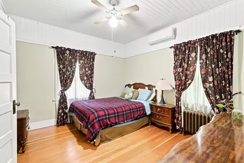 Bedroom - 18925 Applegate Rd, Applegate, CA 95703 photo 6 of 8