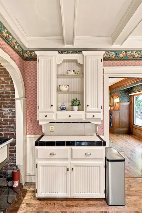 Kitchen - 18925 Applegate Rd, Applegate, CA 95703 photo 4 of 8