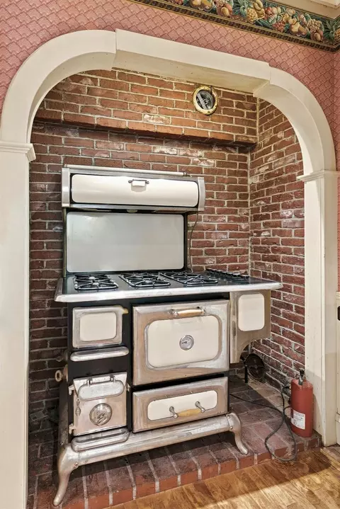 Kitchen - 18925 Applegate Rd, Applegate, CA 95703 photo 3 of 8