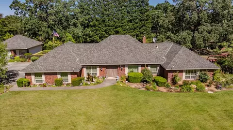 9069 Bader Rd, Elk Grove, CA 95624