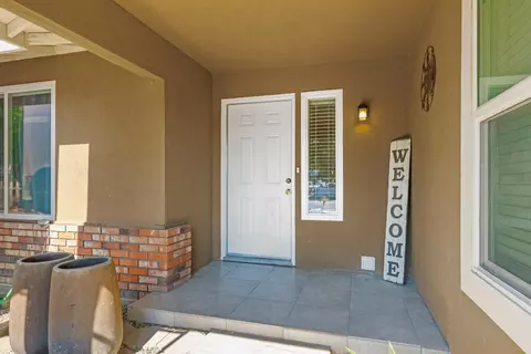 212 Hubert Dr, Modesto, CA 95354 photo 2