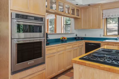 Kitchen - 830 Stella Dr, Murphys, CA 95247 photo 4 of 6