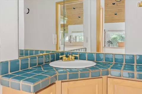 Bath - 830 Stella Dr, Murphys, CA 95247 photo 2 of 3