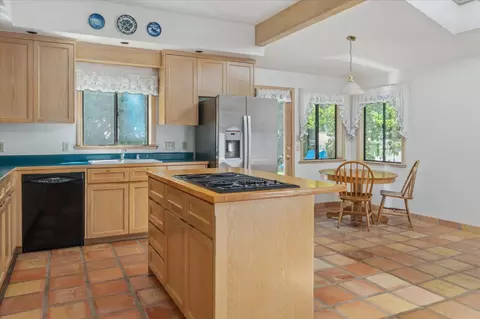 Kitchen - 830 Stella Dr, Murphys, CA 95247 photo 6 of 6