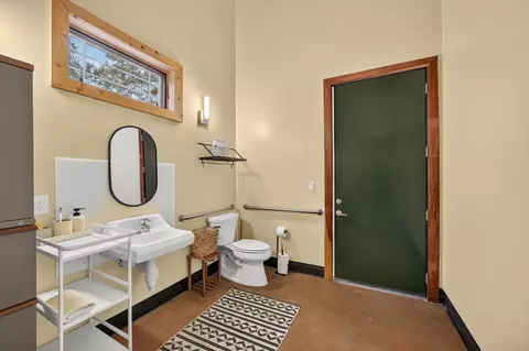 Bath - 4016 Twin Ridges Rd, Placerville, CA 95667 photo 2 of 3
