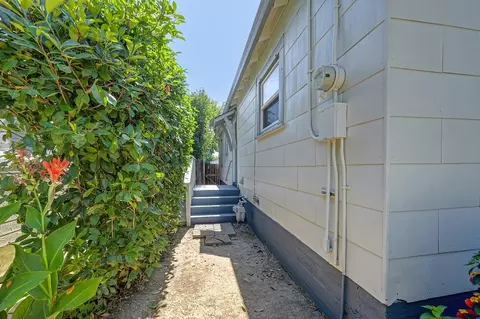 Exterior - 700 N Murdock Ave, Willows, CA 95988 photo 7 of 20