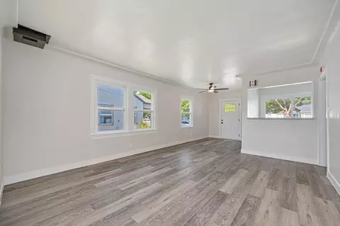 Living - 700 N Murdock Ave, Willows, CA 95988 photo 3 of 4