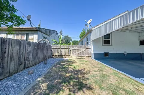 Exterior - 700 N Murdock Ave, Willows, CA 95988 photo 17 of 20