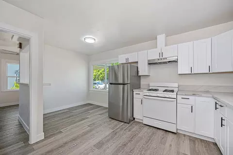 Kitchen - 700 N Murdock Ave, Willows, CA 95988 photo 2 of 3