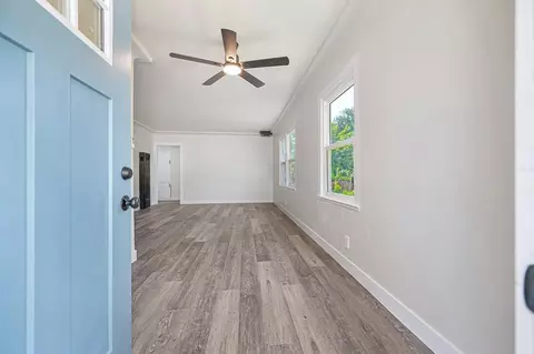 Entry Way - 700 N Murdock Ave, Willows, CA 95988 photo 1 of 5