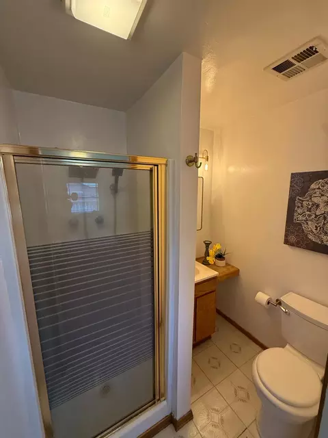 Bath - 1244 Mitchell Ave, Escalon, CA 95320 photo 1 of 3