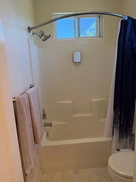 Bath - 3200 Mont Cliff Ct, Modesto, CA 95355 photo 11 of 18