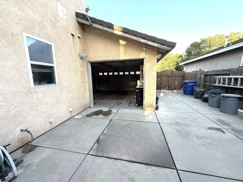 Exterior - 3200 Mont Cliff Ct, Modesto, CA 95355 photo 5 of 7