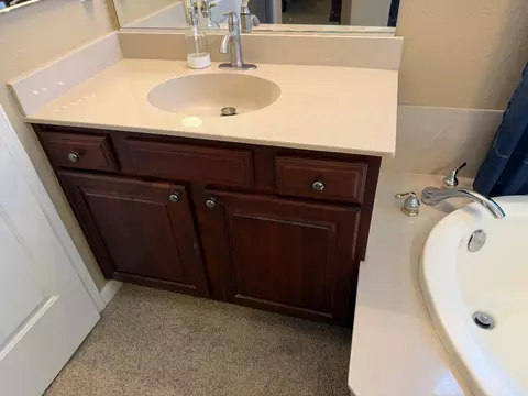 Bath - 3200 Mont Cliff Ct, Modesto, CA 95355 photo 2 of 18