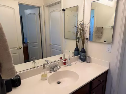 Bath - 3200 Mont Cliff Ct, Modesto, CA 95355 photo 16 of 18