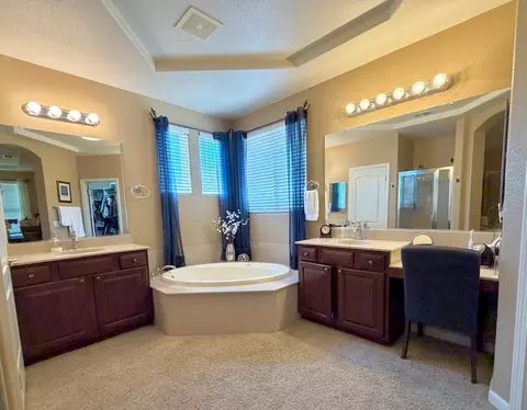 Bath - 3200 Mont Cliff Ct, Modesto, CA 95355 photo 7 of 18