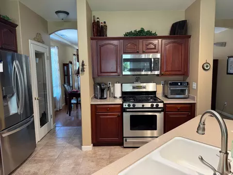 Kitchen - 3200 Mont Cliff Ct, Modesto, CA 95355 photo 6 of 8
