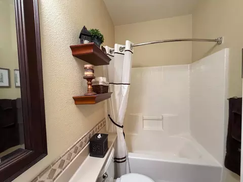 Bath - 3200 Mont Cliff Ct, Modesto, CA 95355 photo 9 of 18