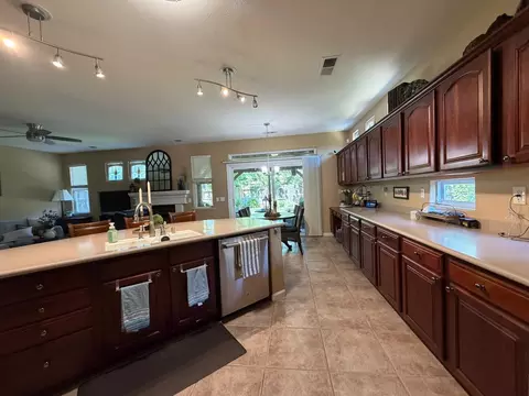 Kitchen - 3200 Mont Cliff Ct, Modesto, CA 95355 photo 4 of 8