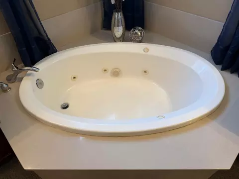 Bath - 3200 Mont Cliff Ct, Modesto, CA 95355 photo 3 of 18