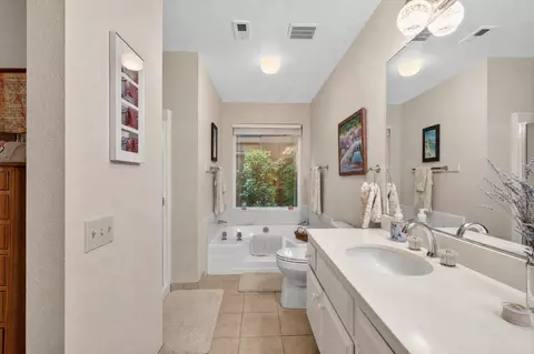 Bath - 613 Edgebrook Ct, Modesto, CA 95354 photo 2 of 3