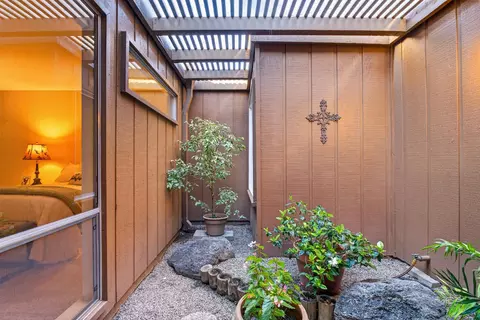 Exterior - 613 Edgebrook Ct, Modesto, CA 95354 photo 5 of 8