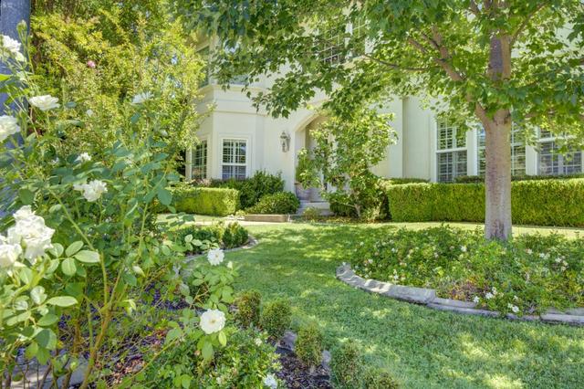 5 Latham Ln, Sacramento, CA 95864
