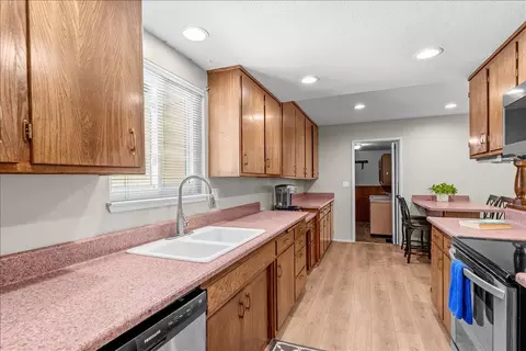 Kitchen - 3309 Benton Cir, Modesto, CA 95350 photo 5 of 6