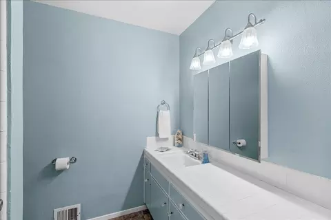 Bath - 3309 Benton Cir, Modesto, CA 95350 photo 2 of 3