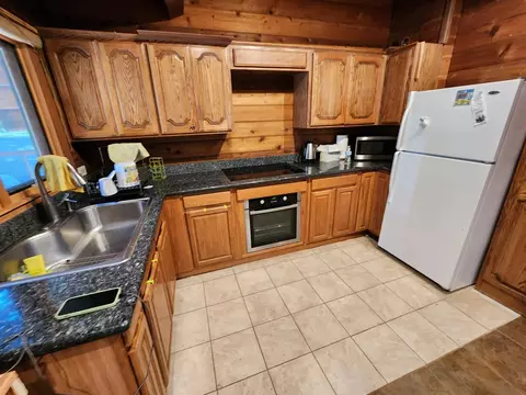 Kitchen - 122 John Ebbetts Rd, Bear Valley, CA 95223 photo 1 of 3