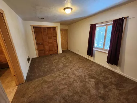 Bedroom - 122 John Ebbetts Rd, Bear Valley, CA 95223 photo 5 of 5