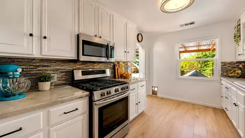 986 Edwards Dr, Turlock, CA 95380 photo 17