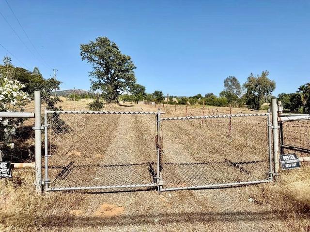 11842 Smith Rd, Marysville, CA 95901