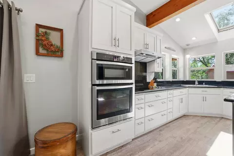 Kitchen - 6000 Spanish Dry Diggins Rd, Georgetown, CA 95634 photo 5 of 8