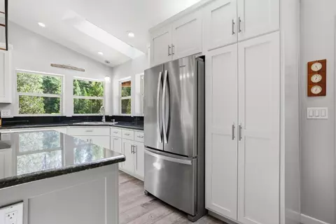 Kitchen - 6000 Spanish Dry Diggins Rd, Georgetown, CA 95634 photo 4 of 8
