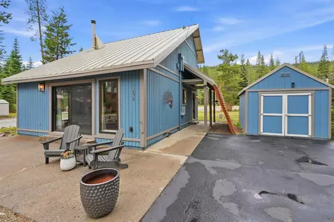 50676 Conifer Dr, Soda Springs, CA 95728