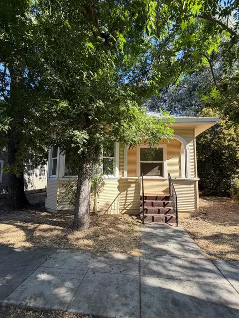 421 E Wyandotte St, Stockton, CA 95204