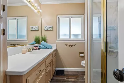 Bath - 231 S Austin Rd, Manteca, CA 95336 photo 3 of 4