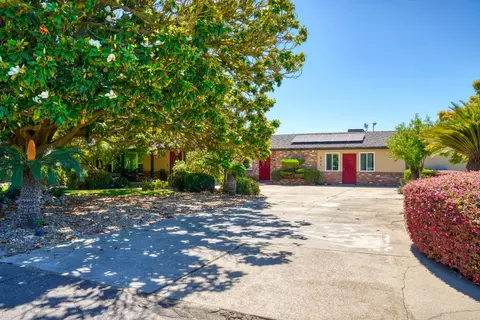 Exterior - 231 S Austin Rd, Manteca, CA 95336 photo 3 of 11