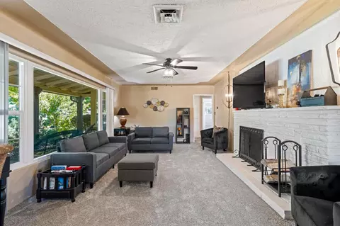 Living - 231 S Austin Rd, Manteca, CA 95336 photo 1 of 2